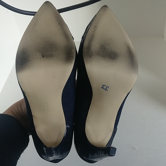 Tahari navy suede and leather pumps - Picture 5 of 7